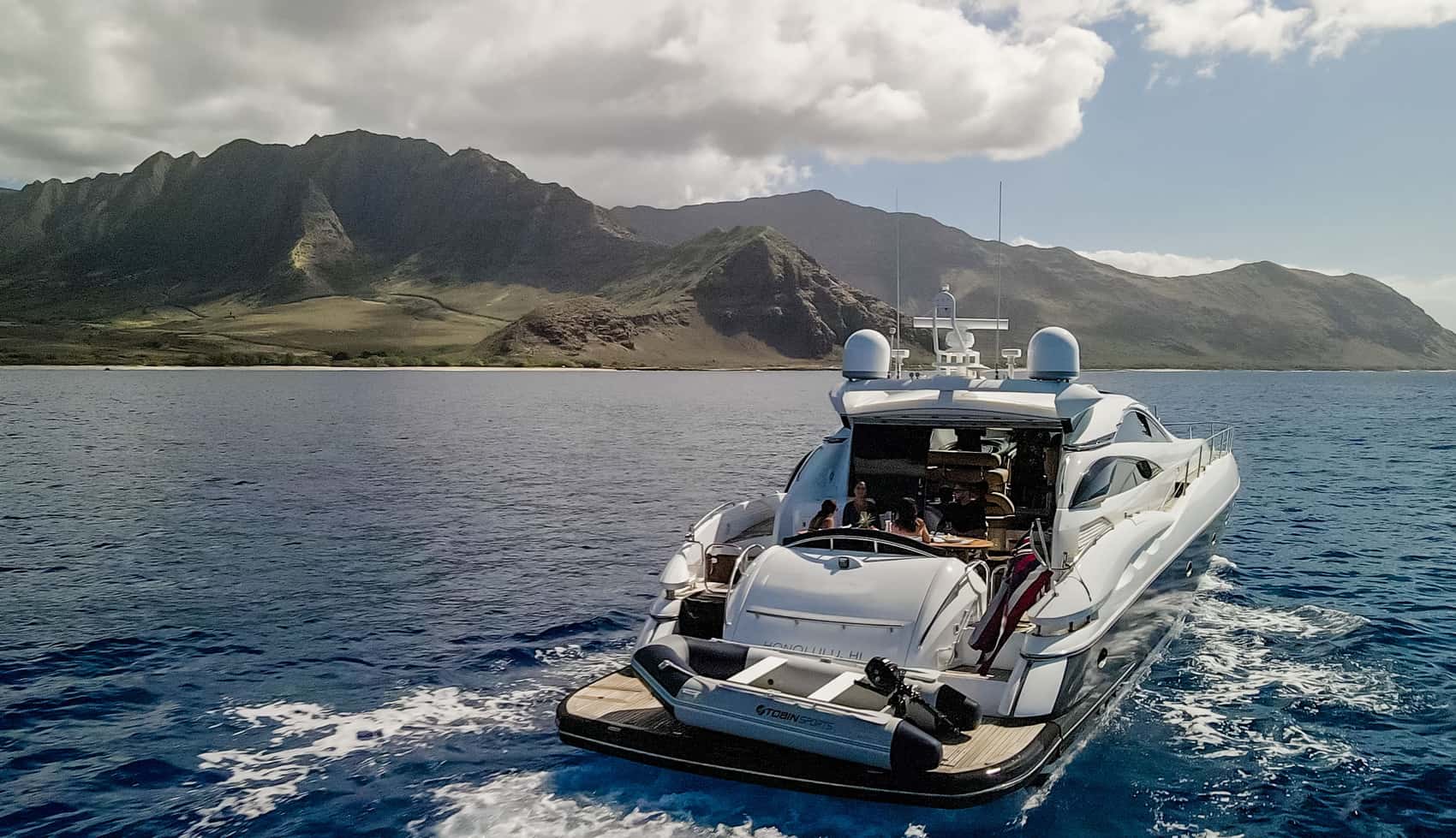 yacht charter hawaiian islands